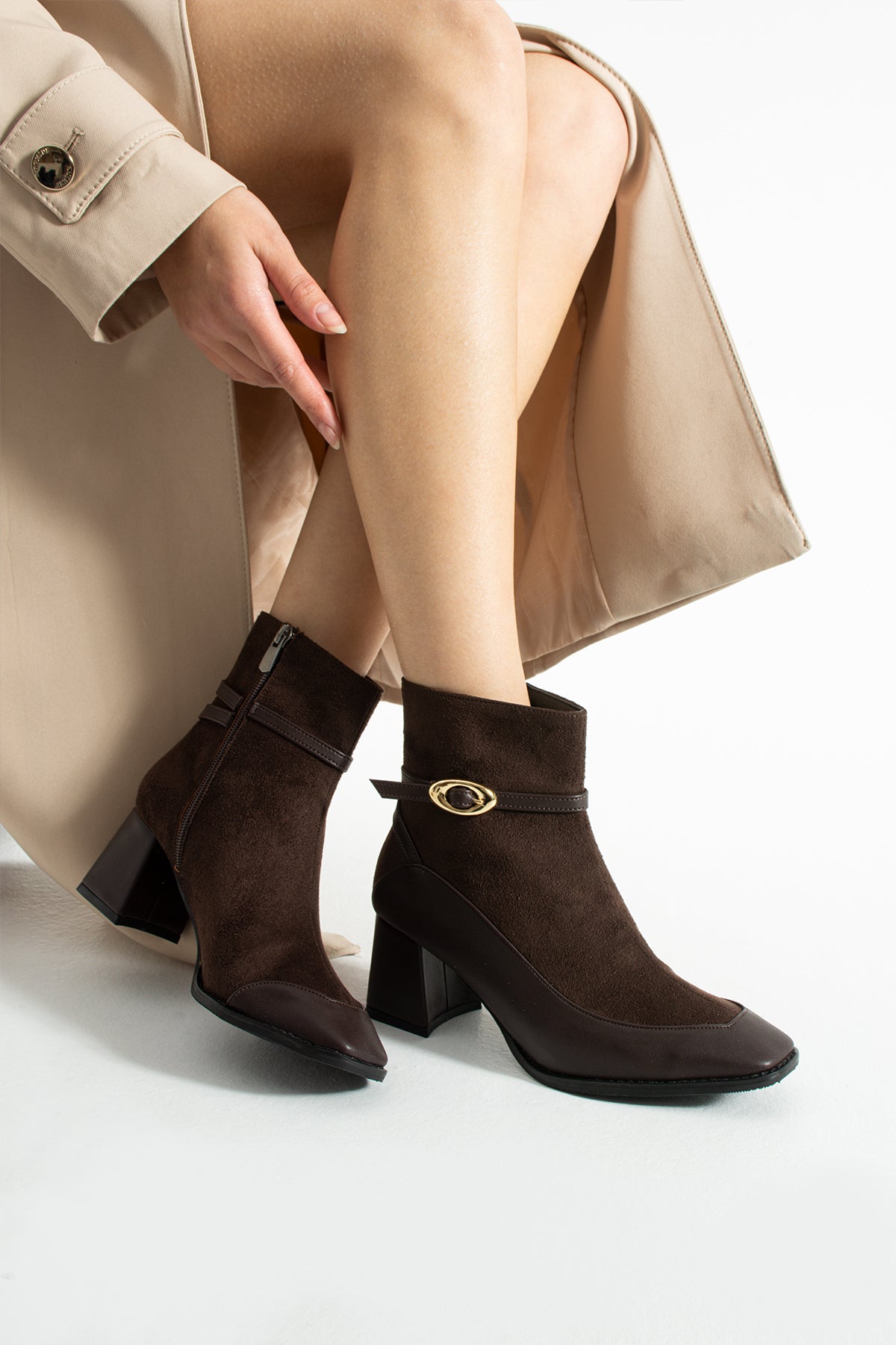 Women's Suede Heeled Boots 5cm - Square Toe Buckled Zipper Contrast Detailed Bootie