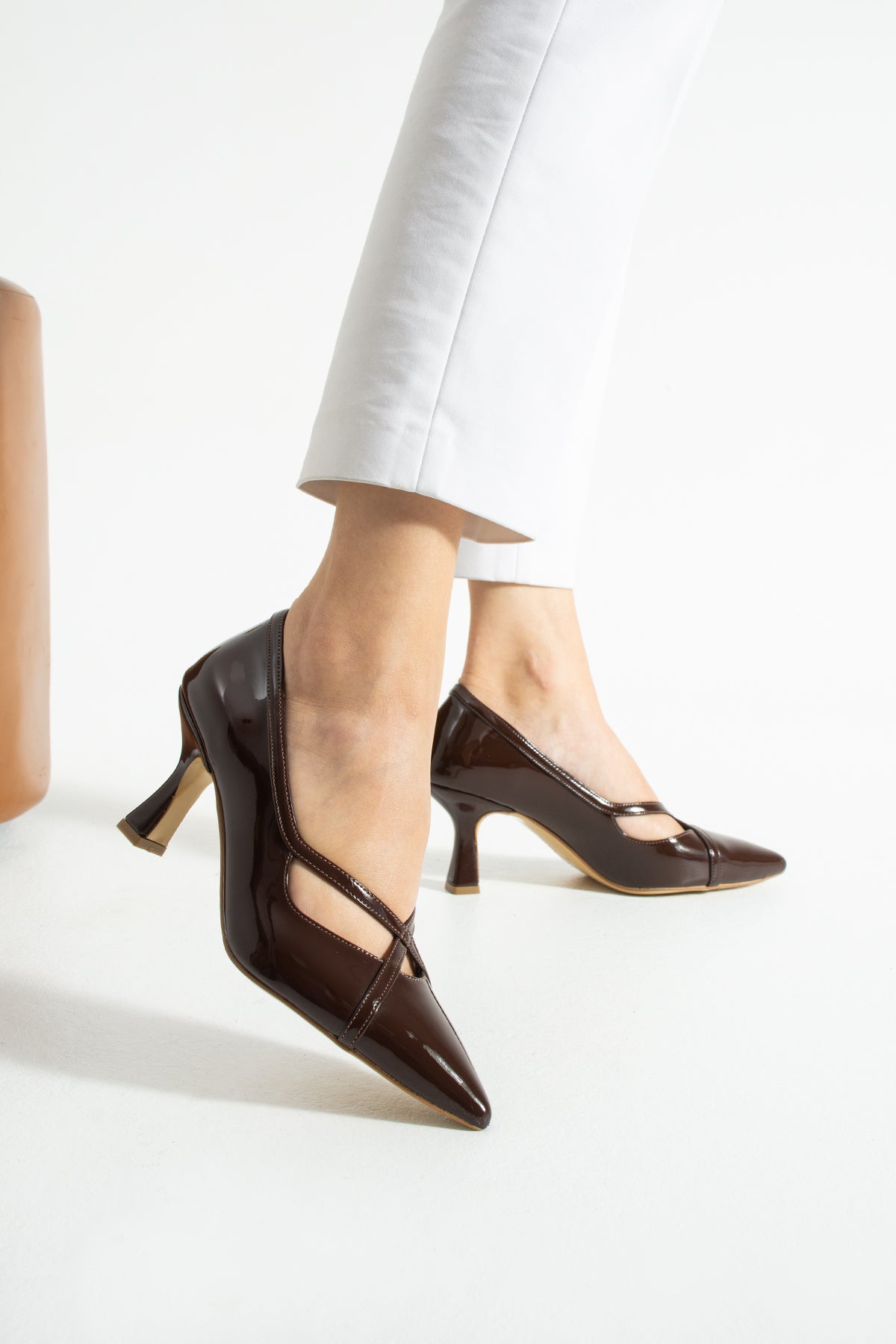 Stylish Cross-Strap Patent Heeled Shoes 7 cm