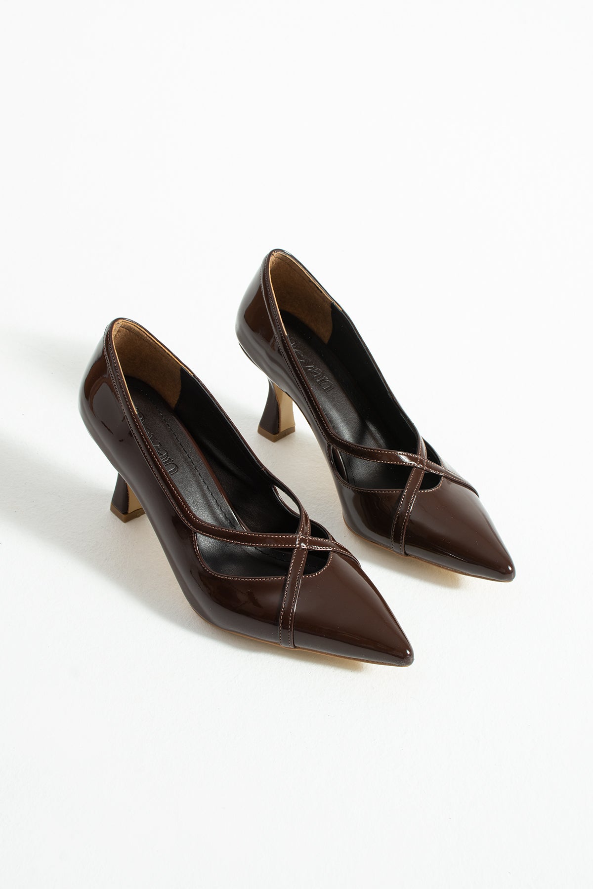 Stylish Cross-Strap Patent Heeled Shoes 7 cm