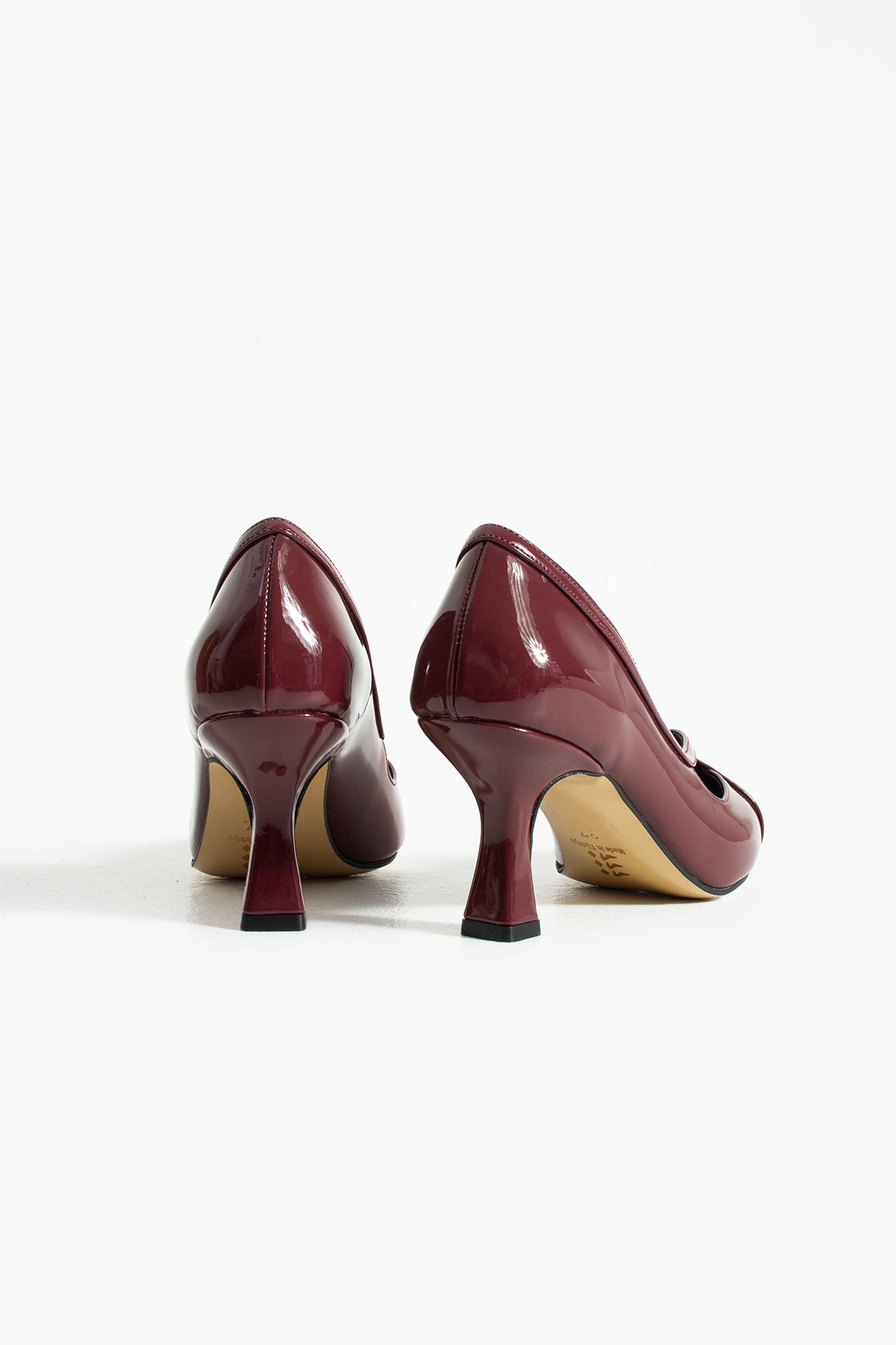 Stylish Cross-Strap Patent Heeled Shoes 7 cm