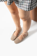 Ela Bağcıklı Balerina