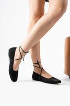 Ela Bağcıklı Balerina