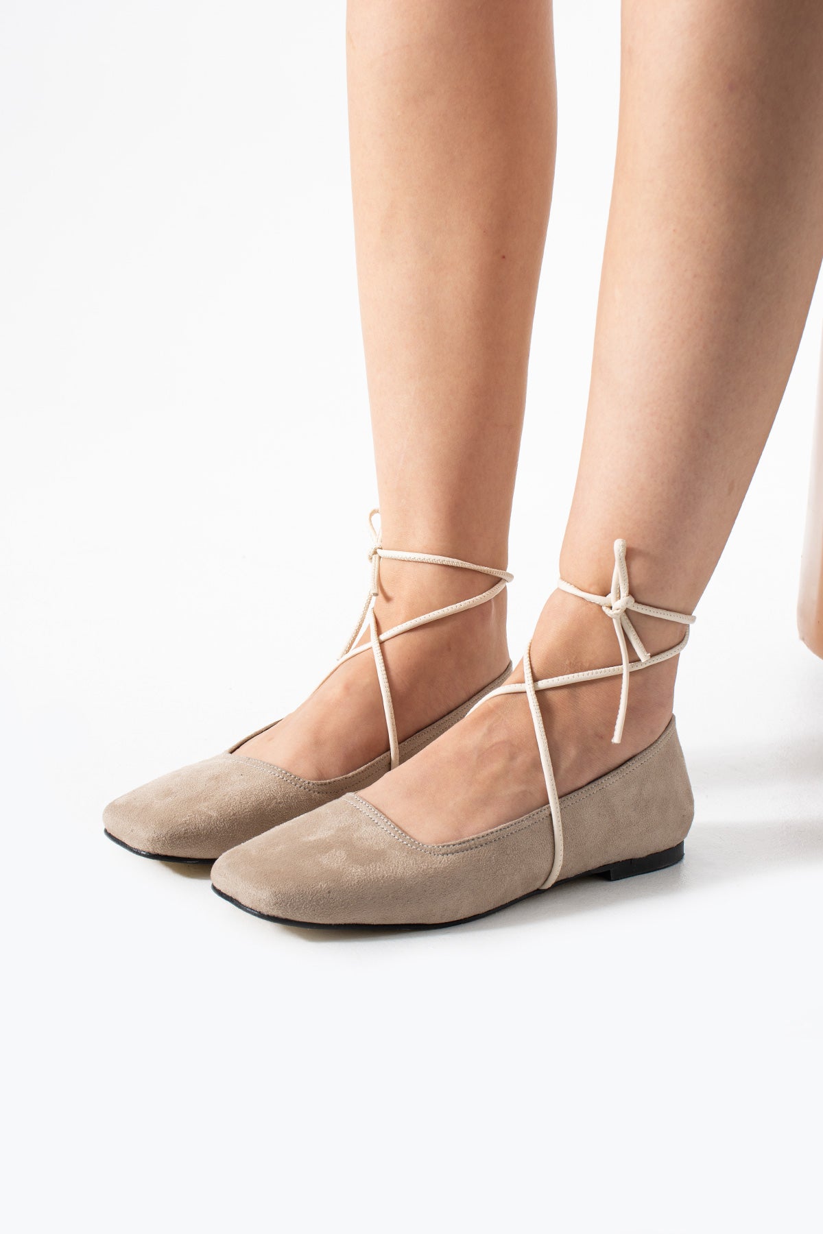 Ela Bağcıklı Balerina