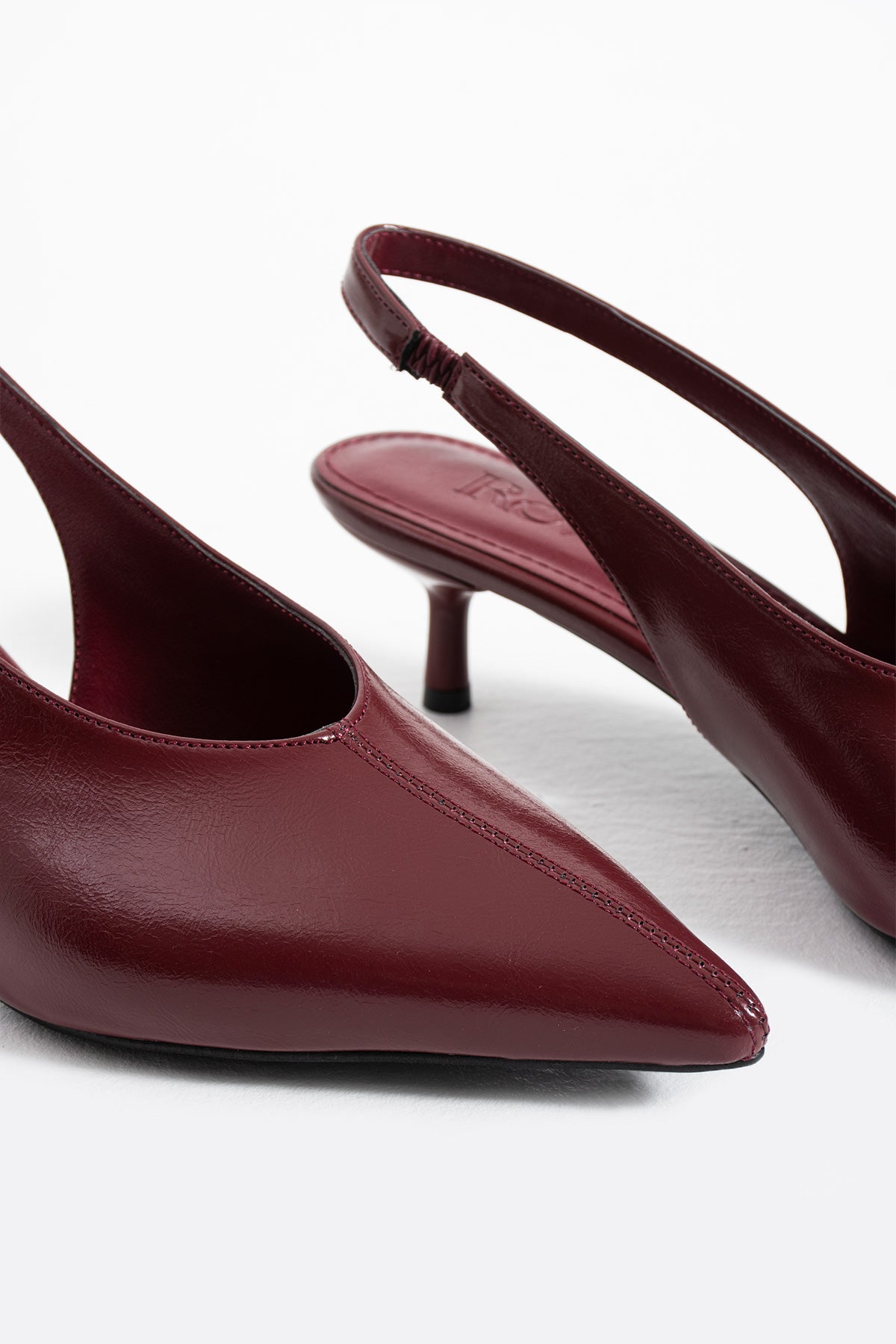 Vera Slingback