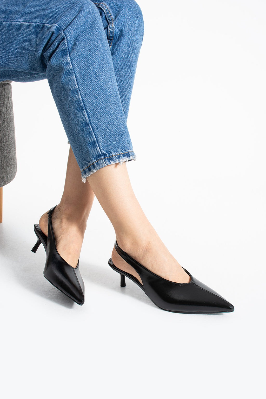 Vera Slingback